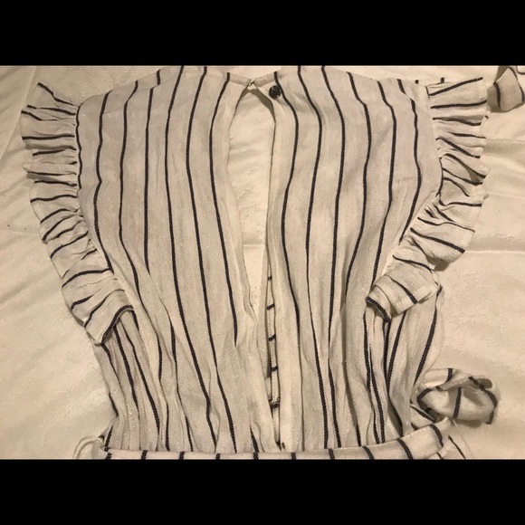 SOLD ‼️Lulu’s Billabong Ruffle Striped Romper - Picture 4 of 7